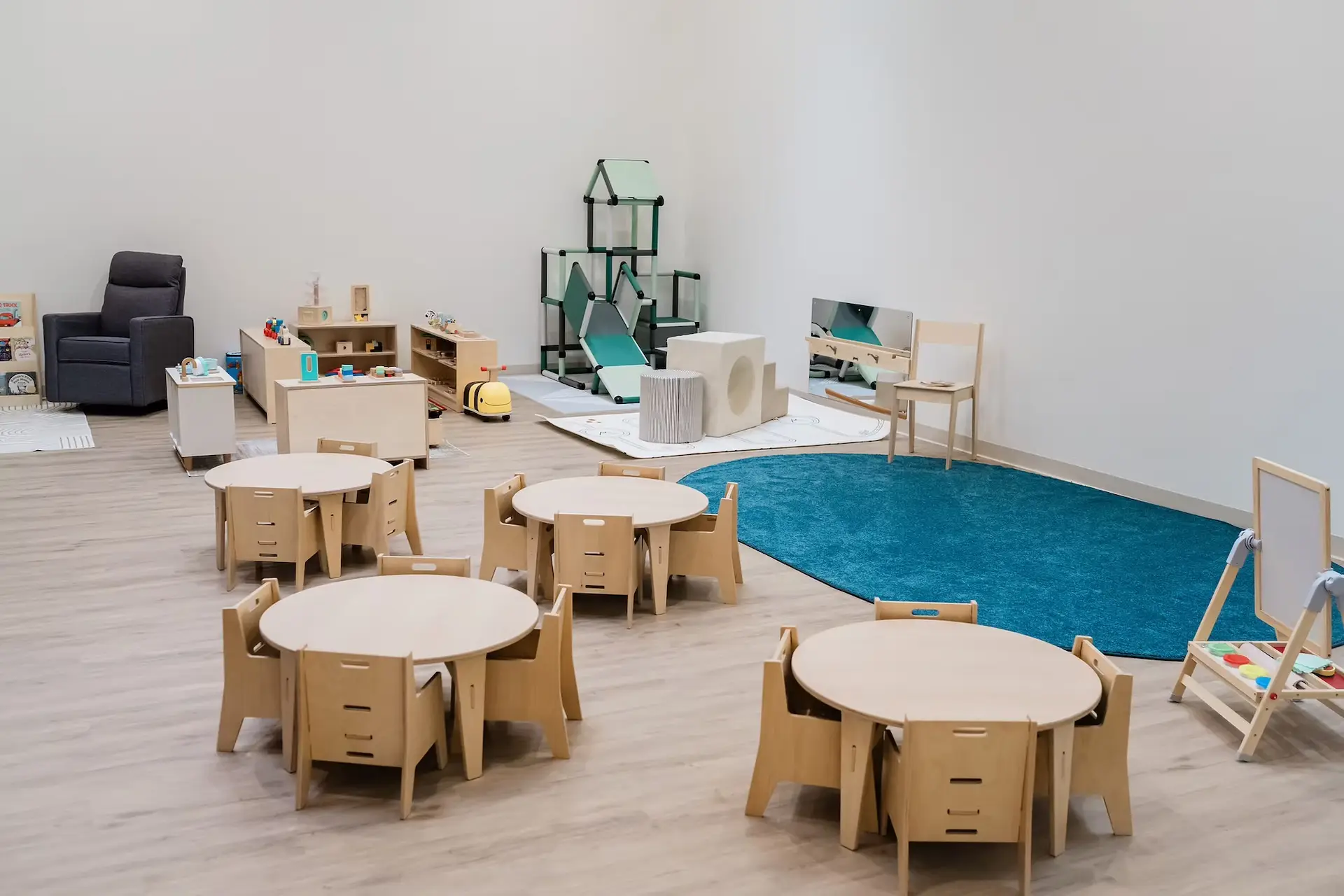 BARNETTE ACADEMY - CLASSROOMS - WOBBLER - 2